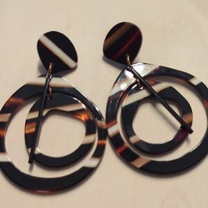 Elegant Striped Earrings